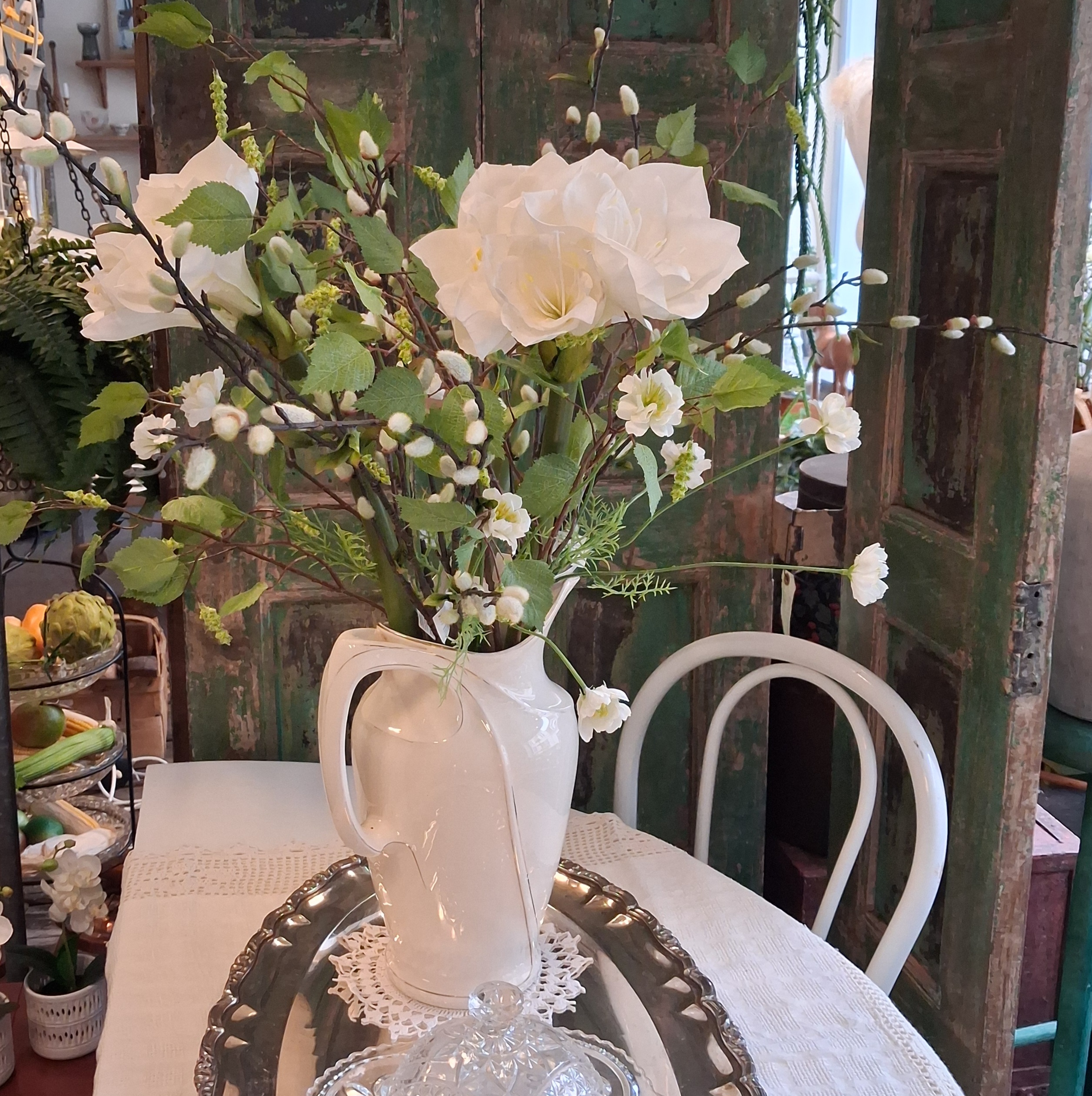 Birkegren med rakler og grønne blade