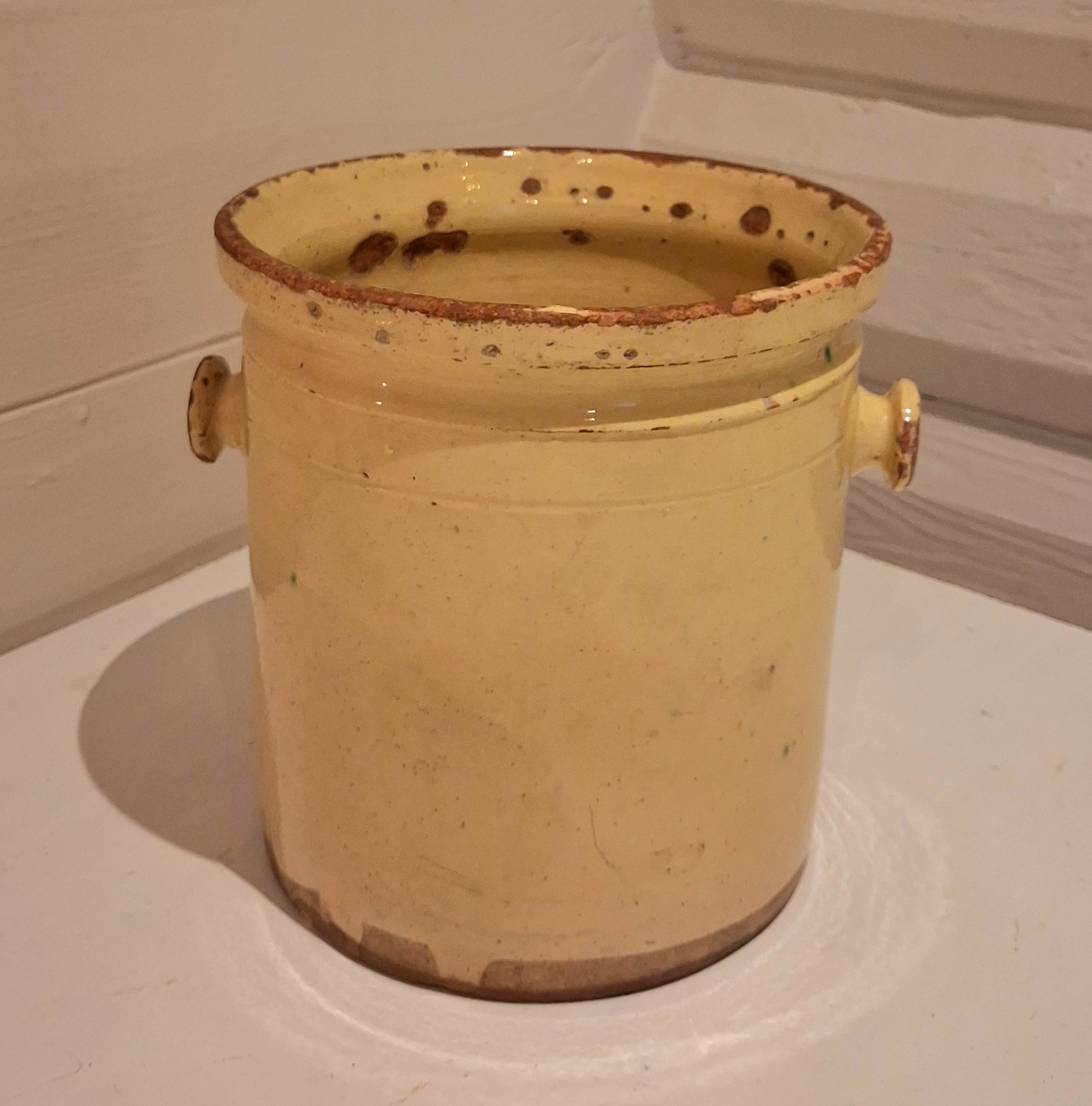 Smuk gul fransk olivenkrukke