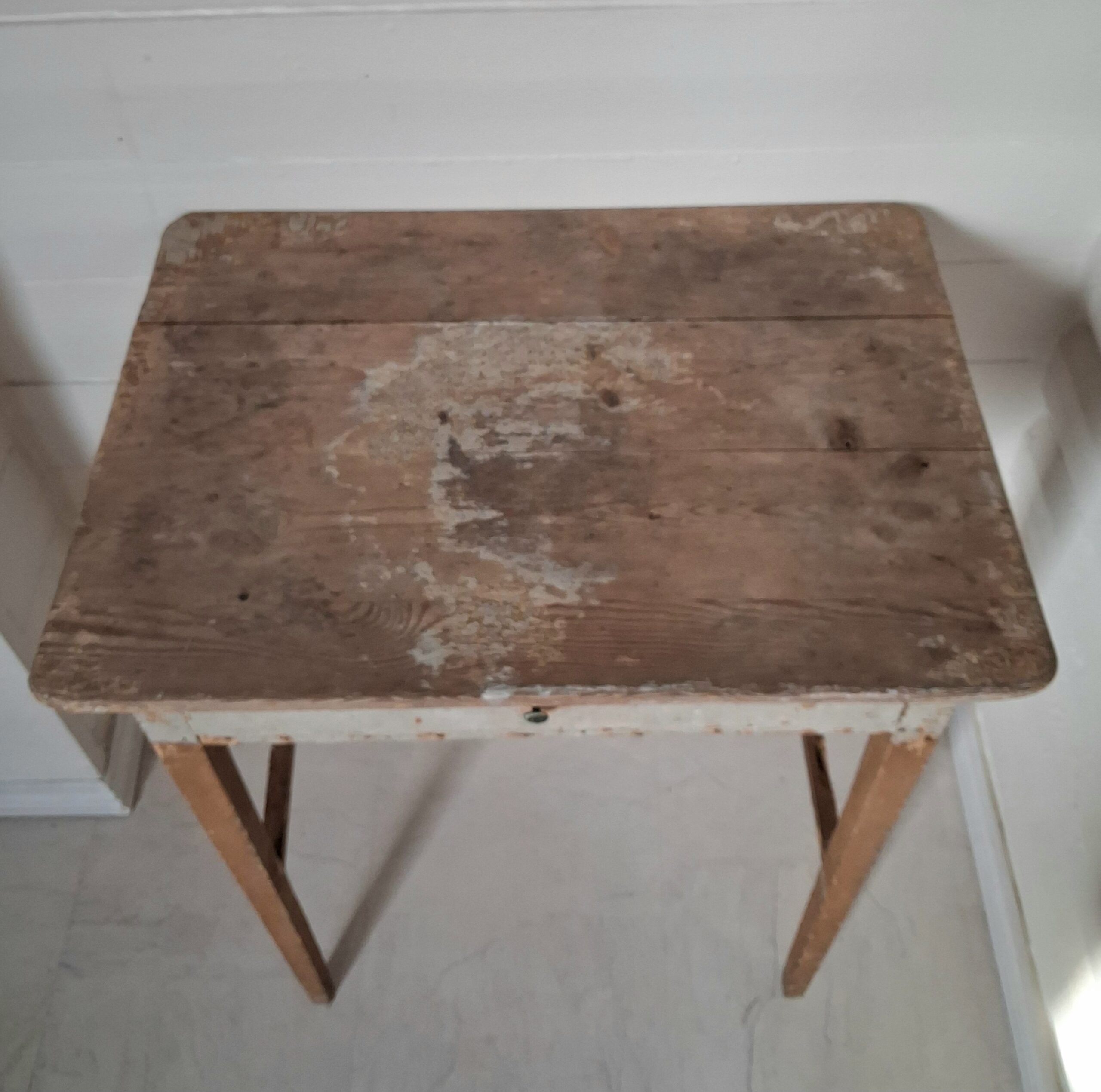 Lille antikt svensk bord