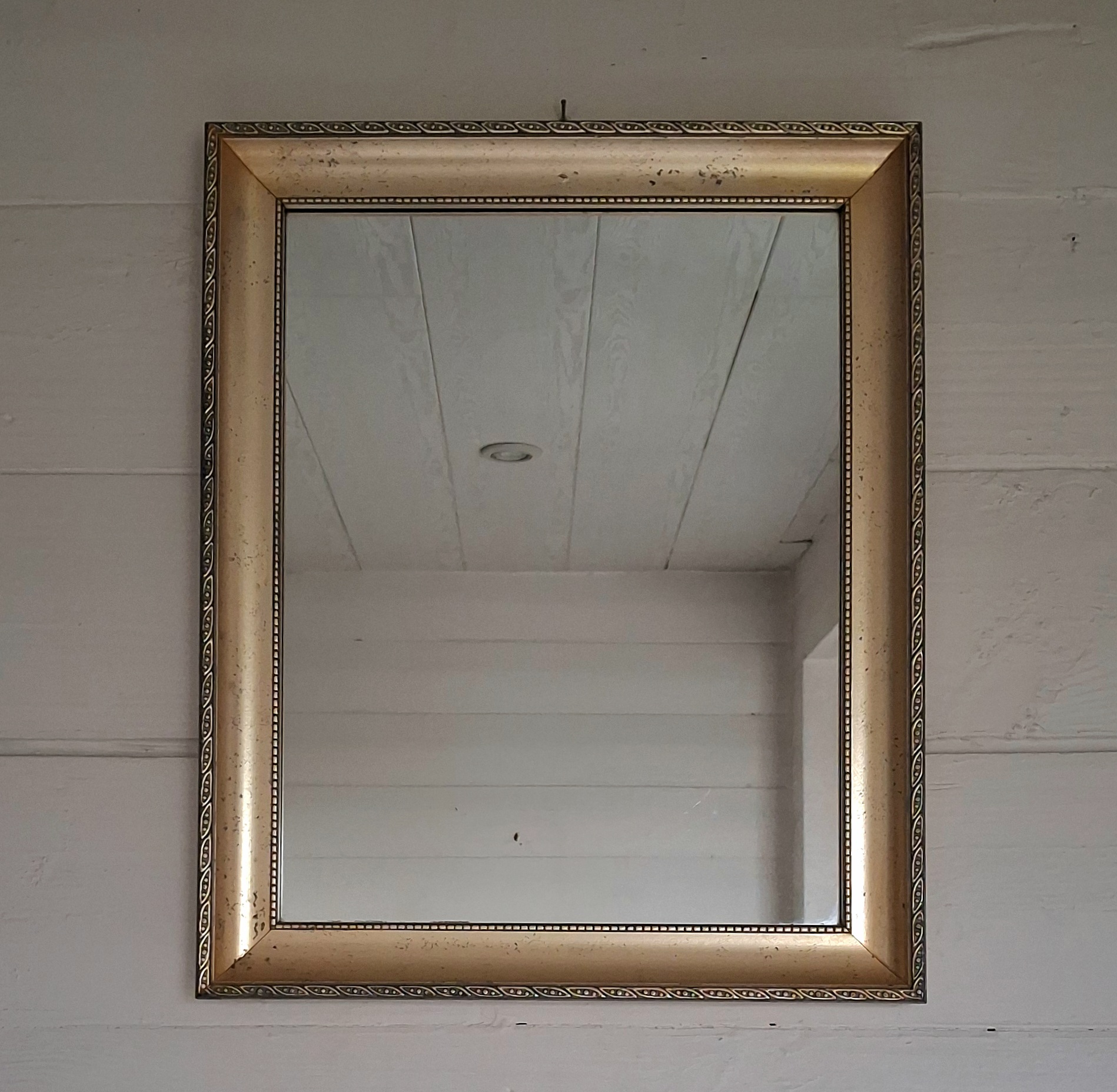 Fint spejl i guldramme