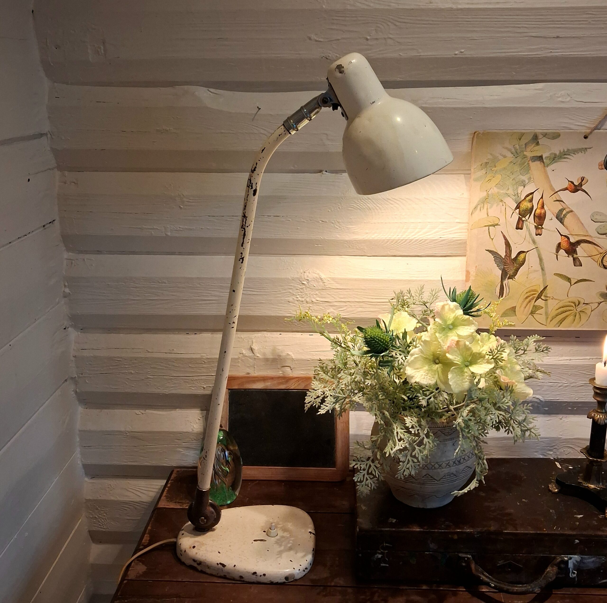 Flot vintage bordlampe med skøn patina