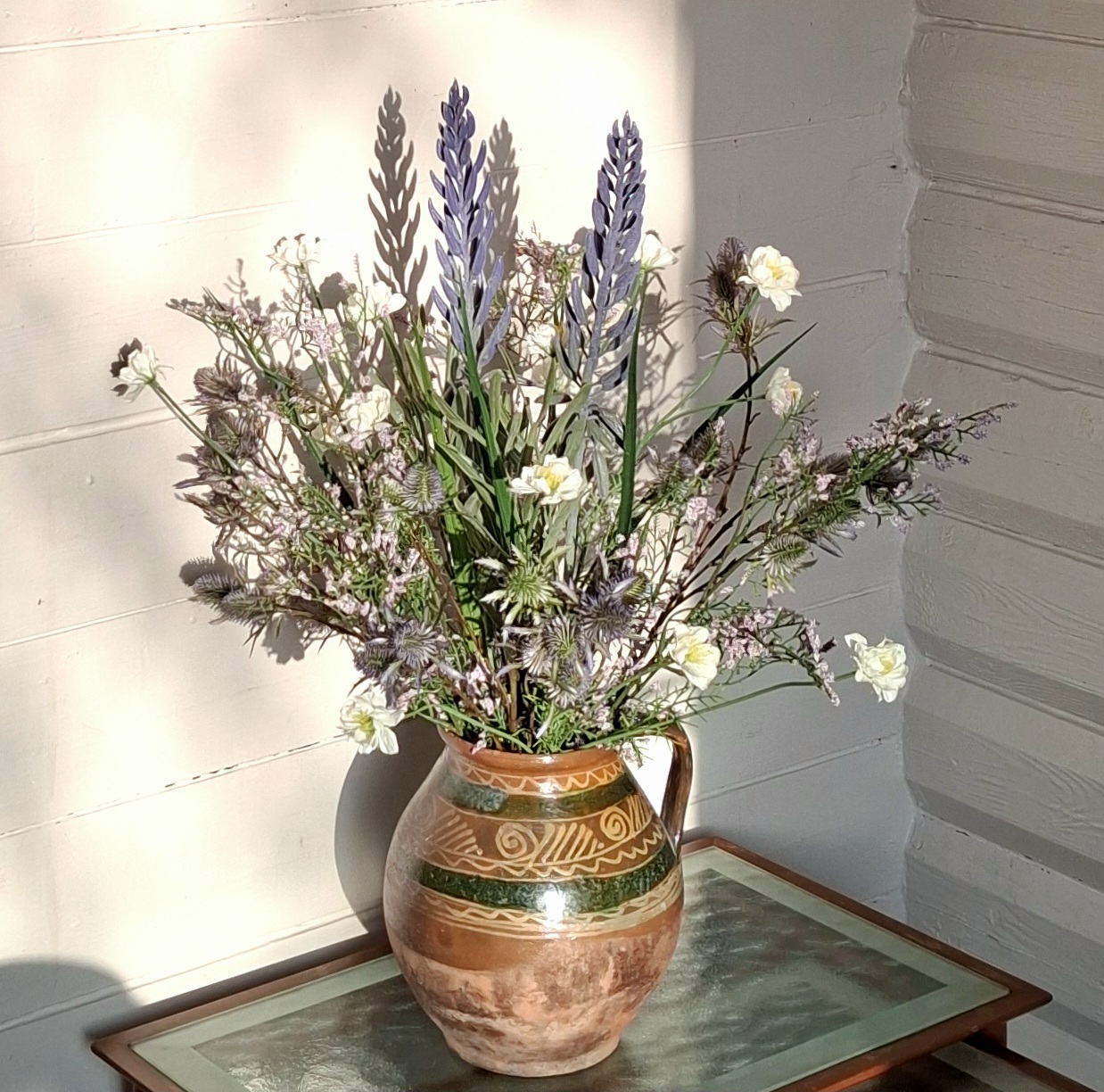 Den smukke lilla buket