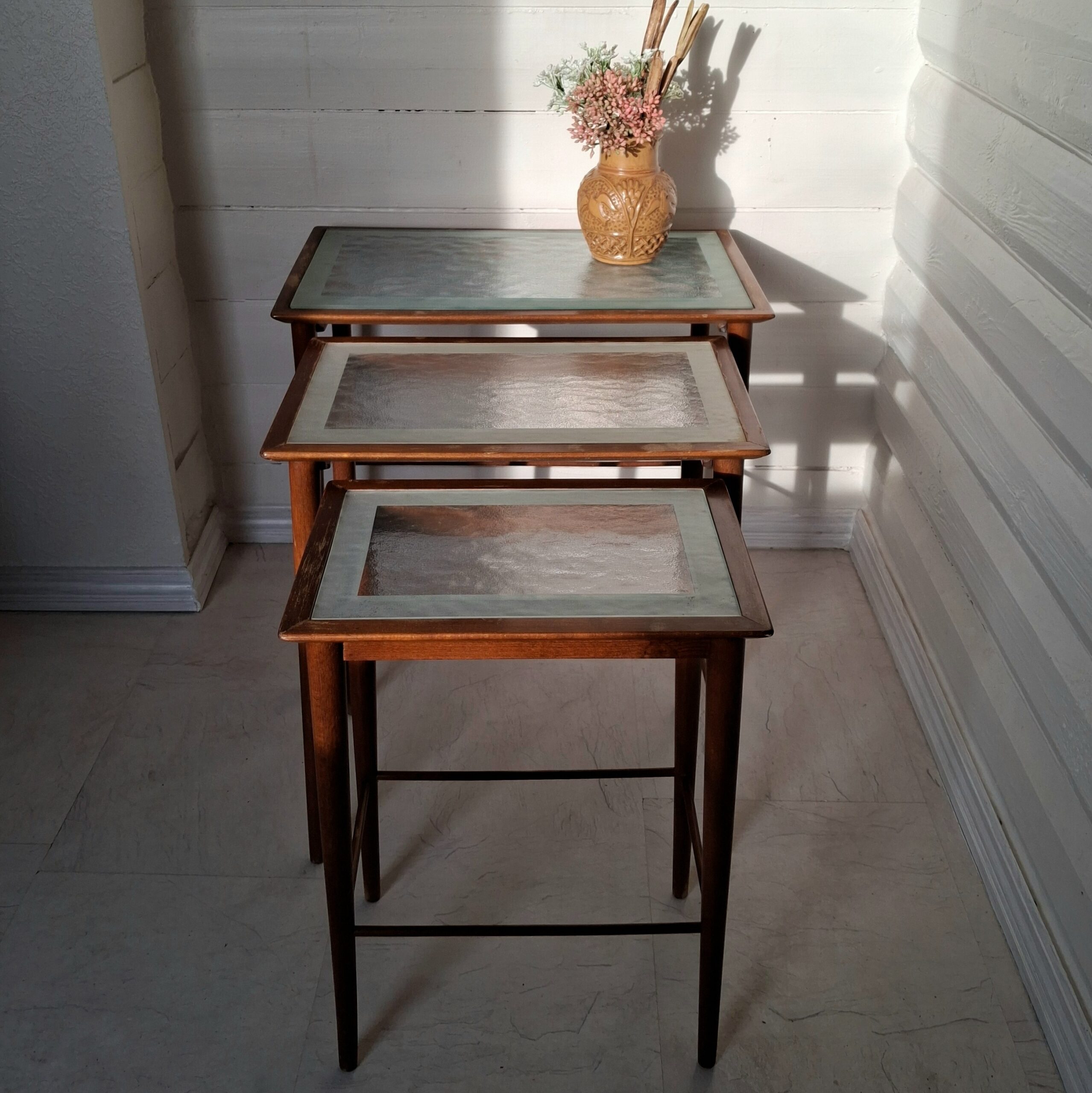 Flotte indskudsborde i teak med glas bordplader - sæt - Billede 5
