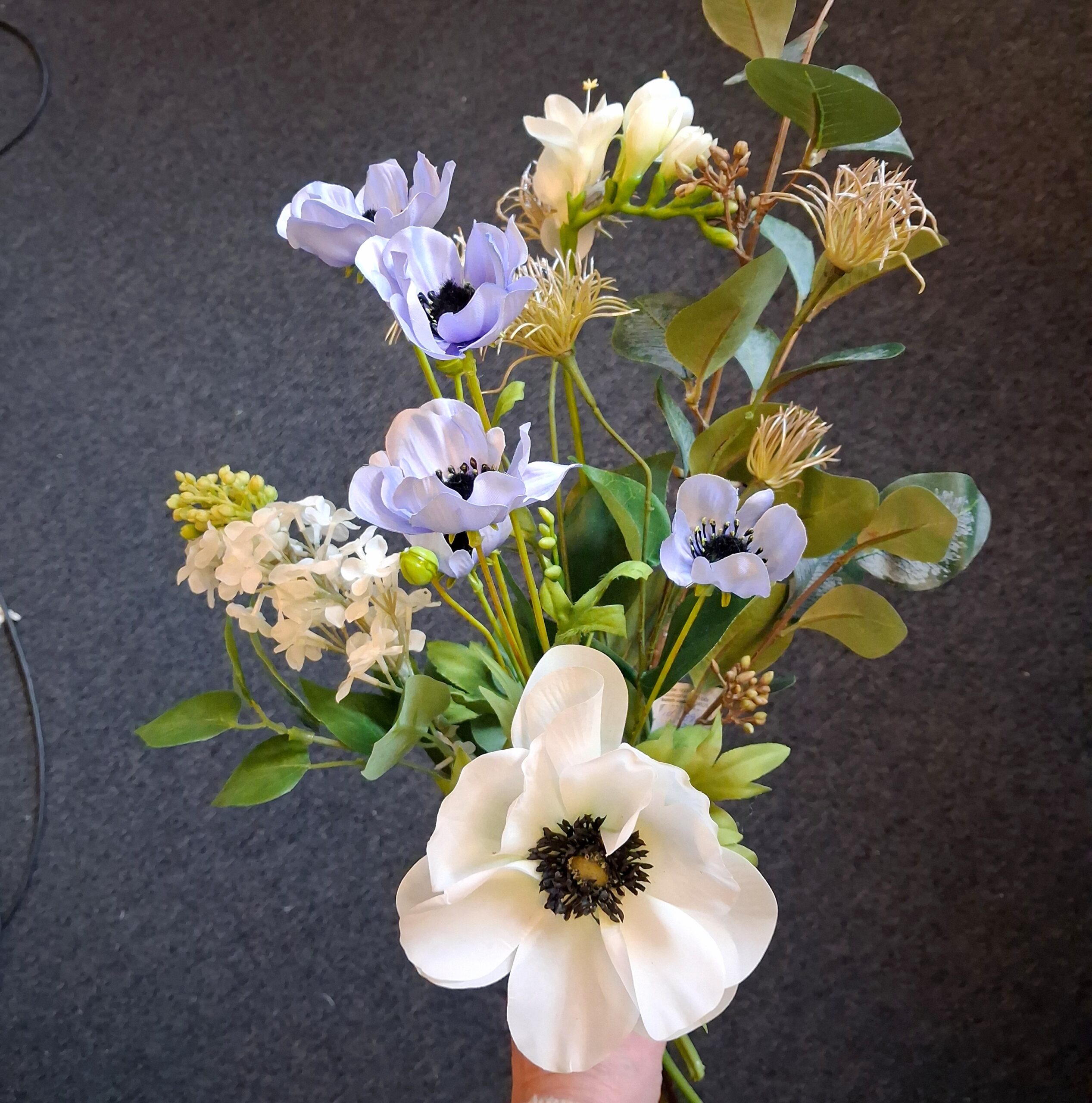 En smuk buket med Anemoner