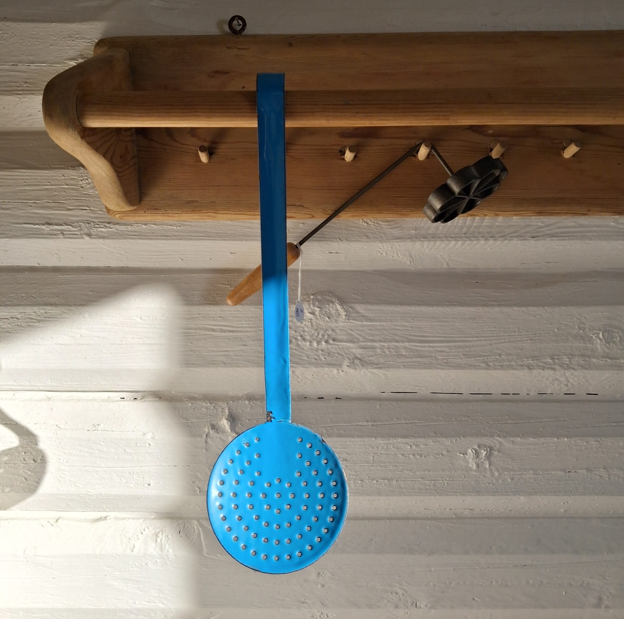 Gammel blå hulske i emalje