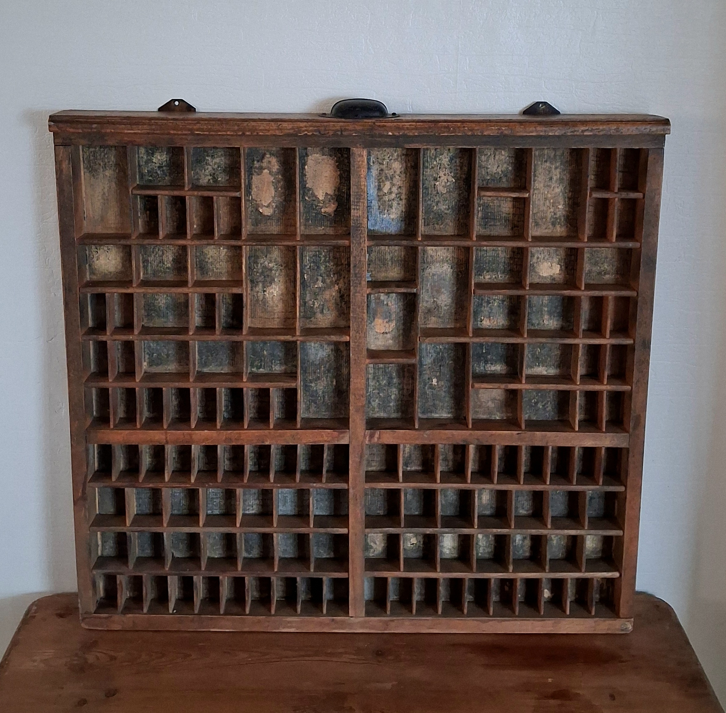 Flot rustik gammel sættekasse