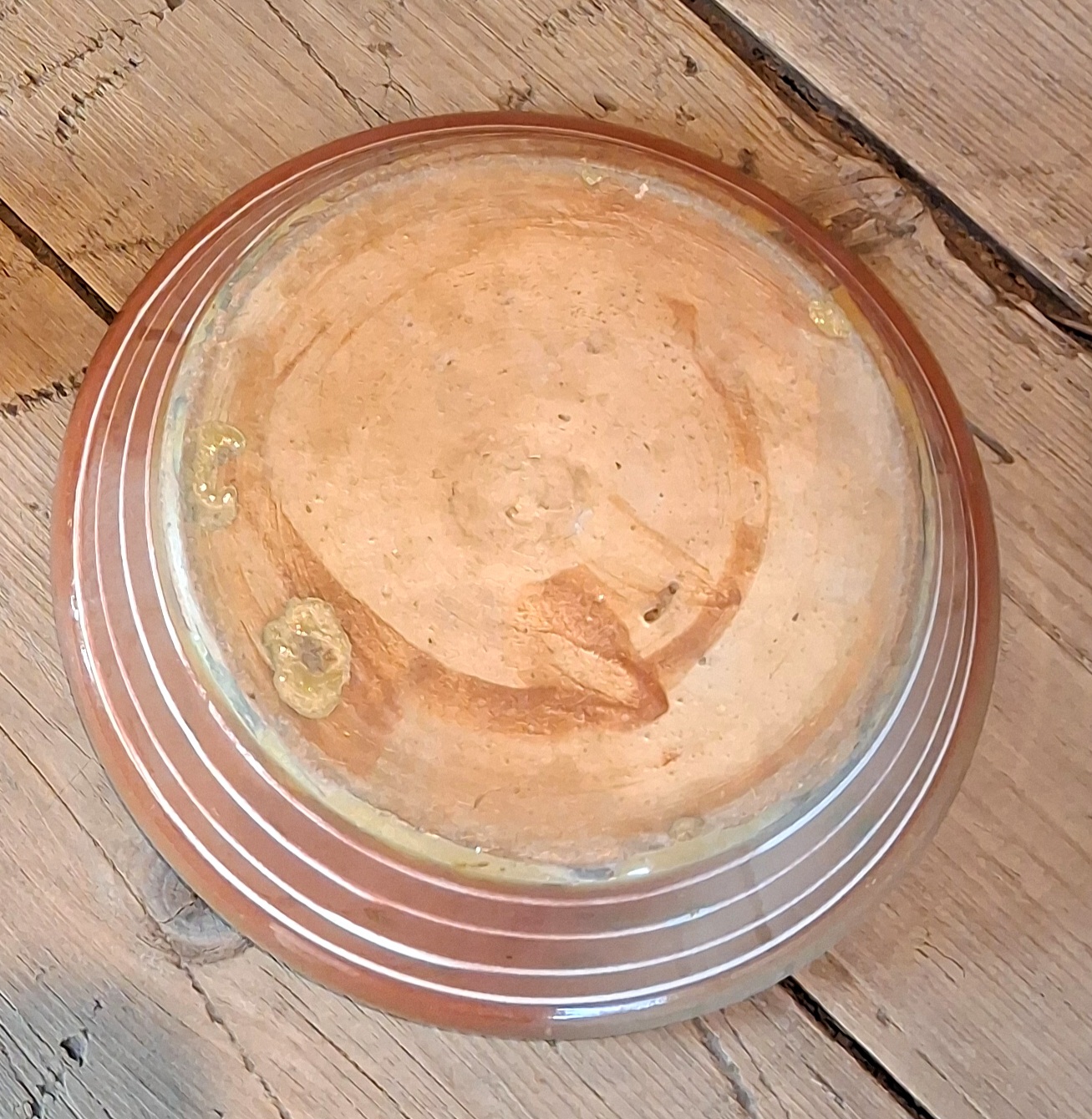 Lille gammel svensk lerskål