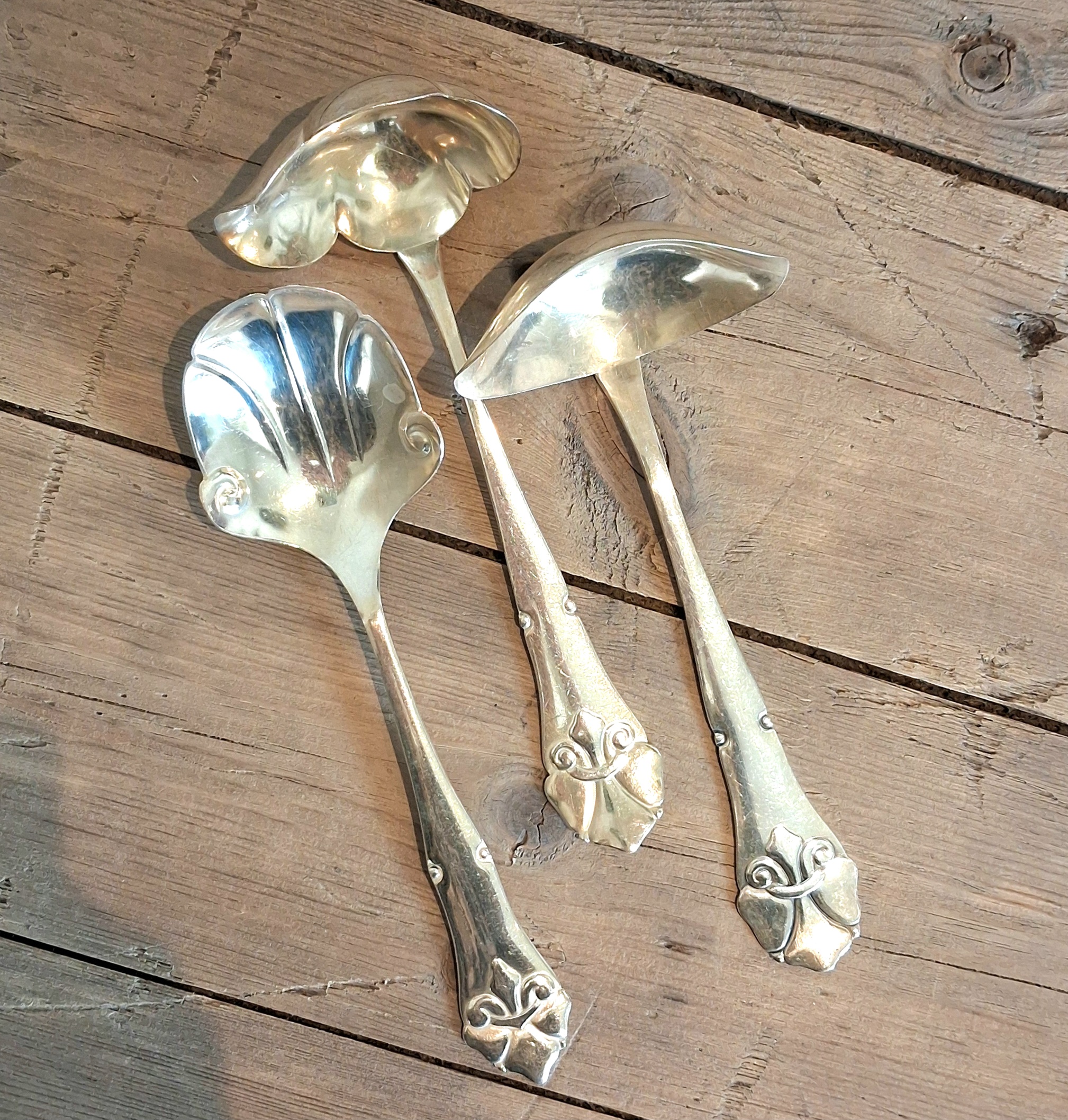 Elegant Fransk Lilje serverings bestik