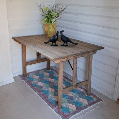 Rustikt gammelt klapbord med skøn patina