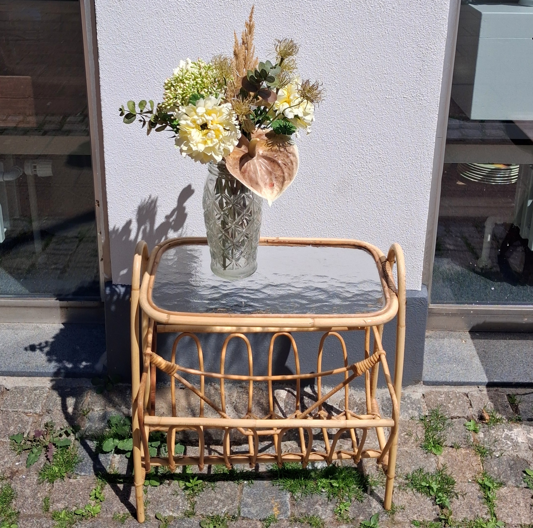 Fint bambus bord med glasplade
