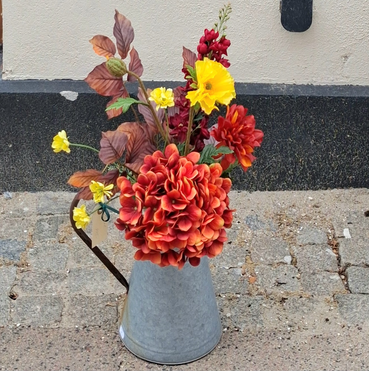 Smuk sensommer buket med Hortensia og Bøgegrene...