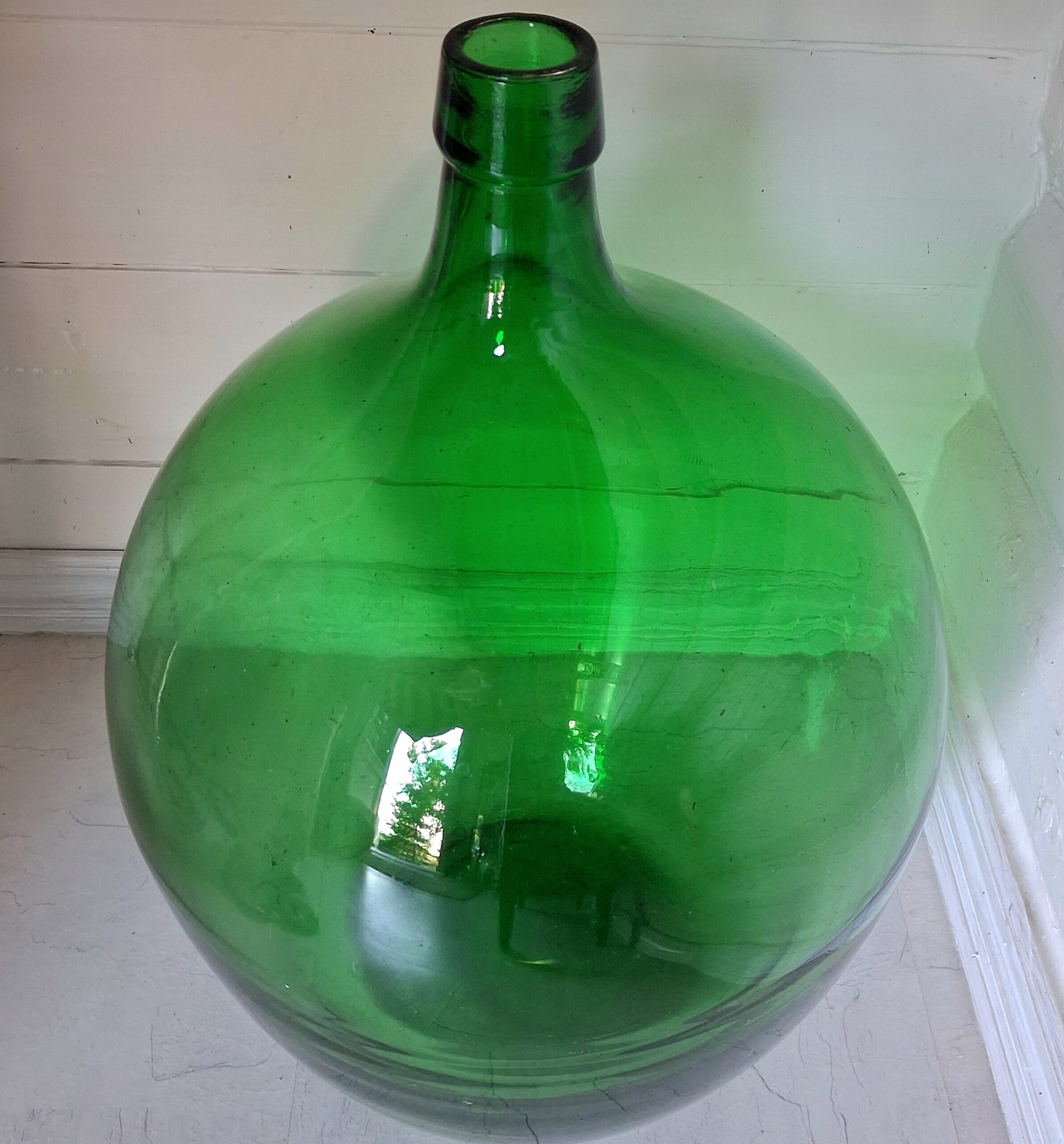 Gammel grøn vinballon