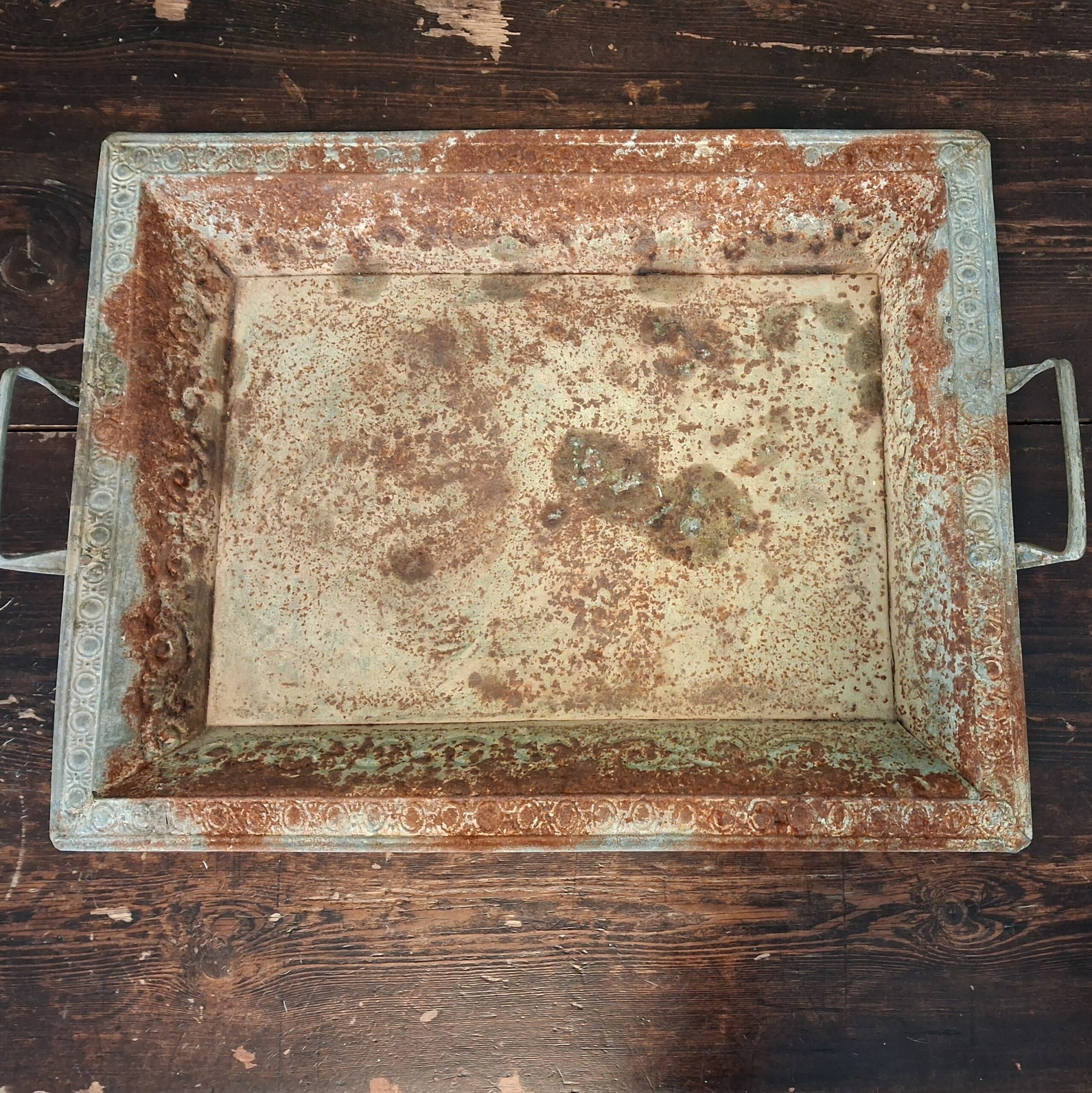 Rustik metal bakke