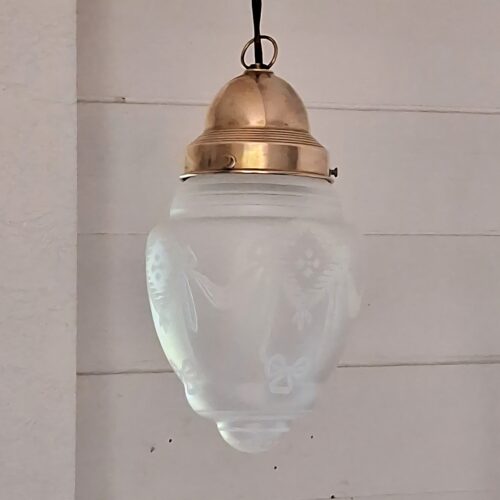 Smuk gammel loftlampe i glas og messing med ny stofledning
