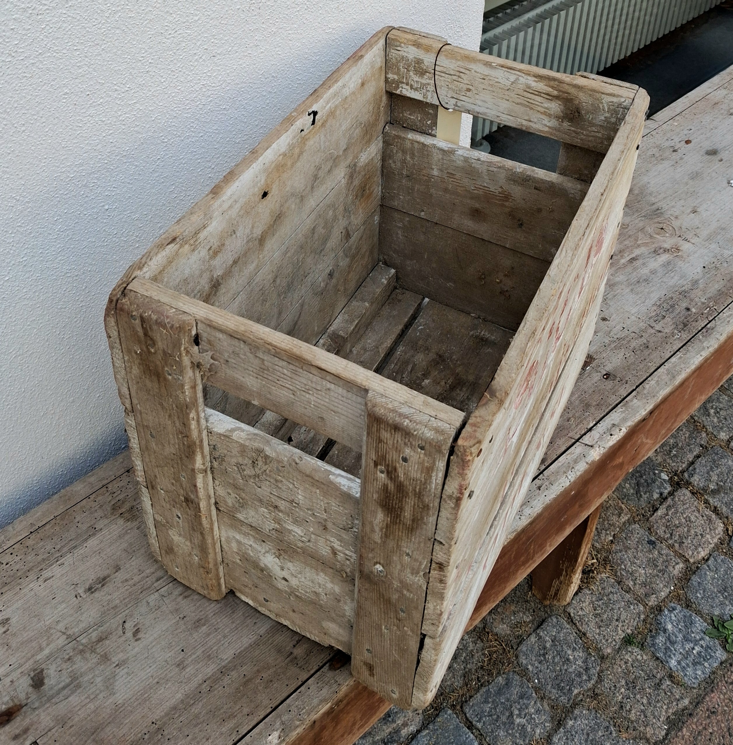Kraftig gammel sodavands kasse