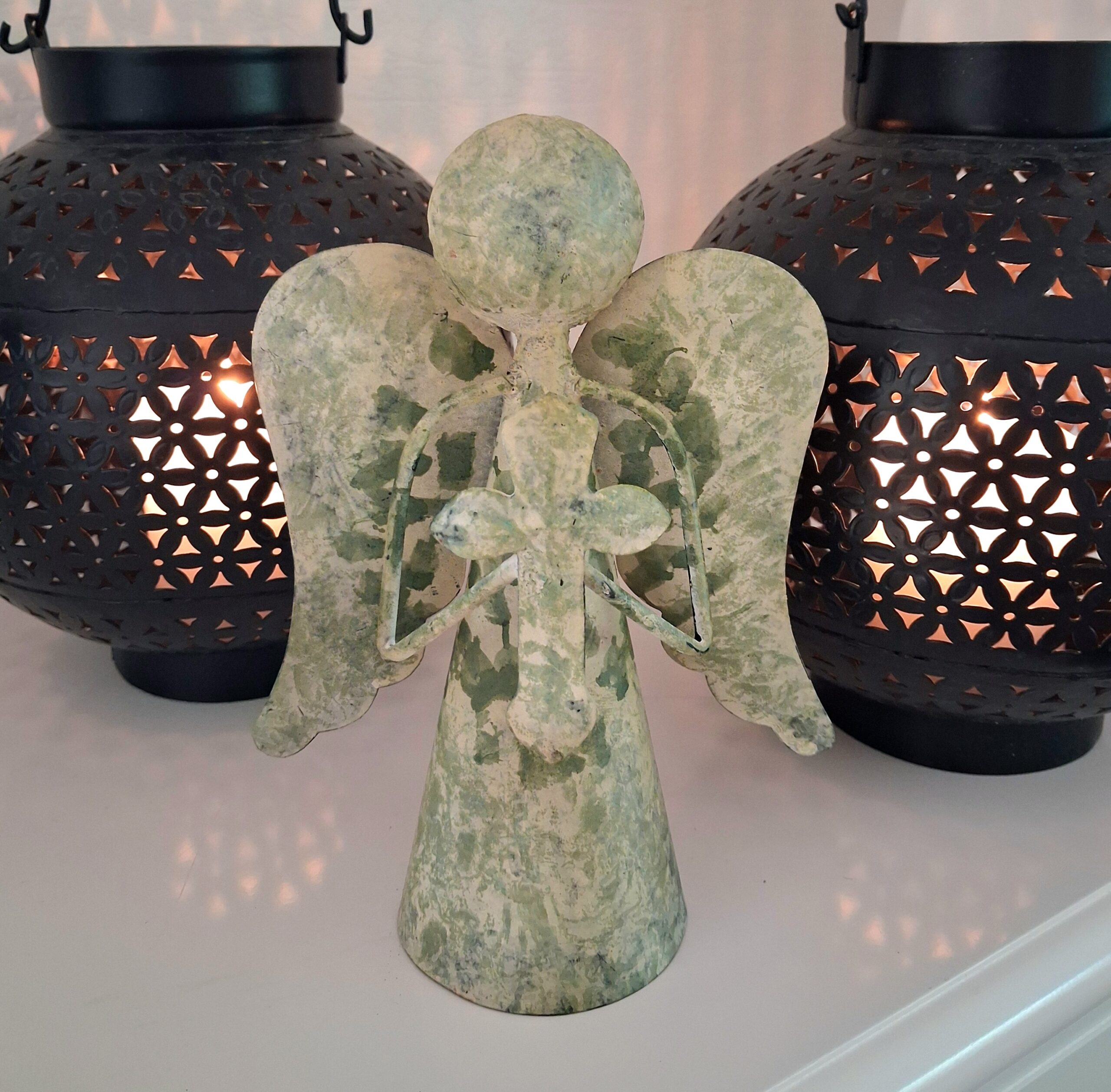 Den smukkeste engel i recycled metal
