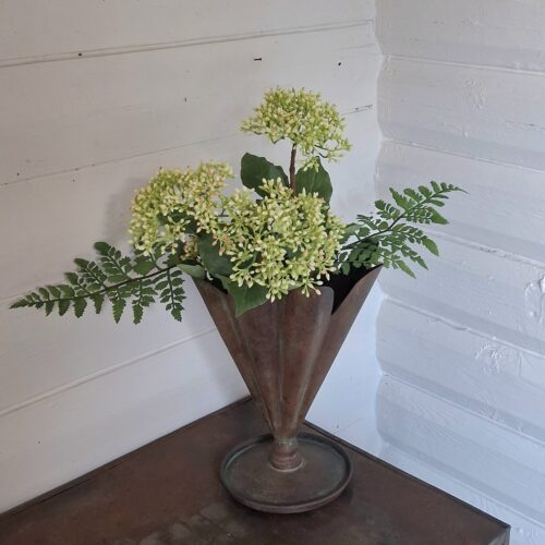 Flot rustik metalvase – recycled
