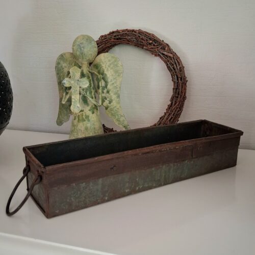 Rustik recycled metalbakke med flot patina