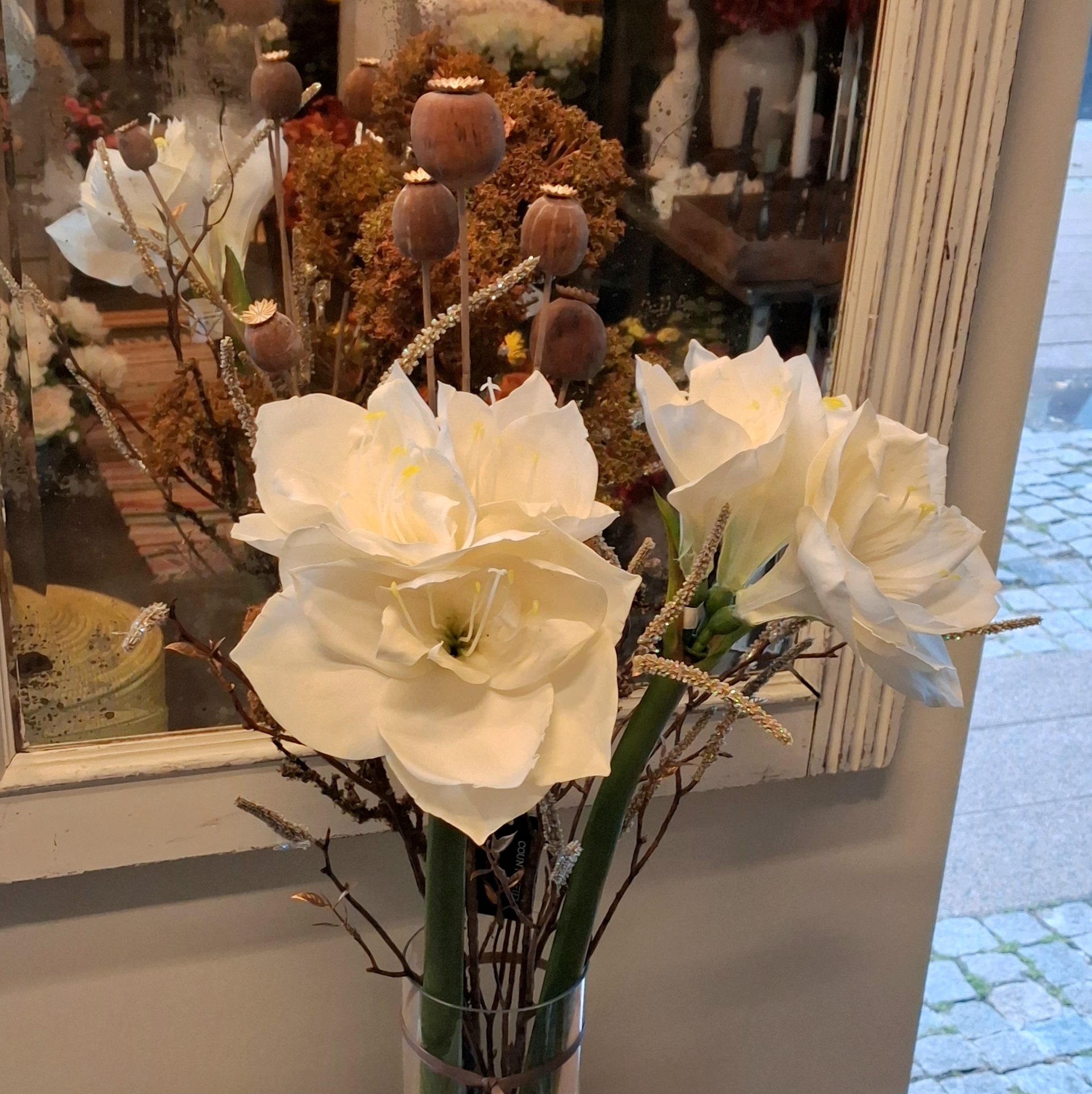 Smukke blomster og grene...