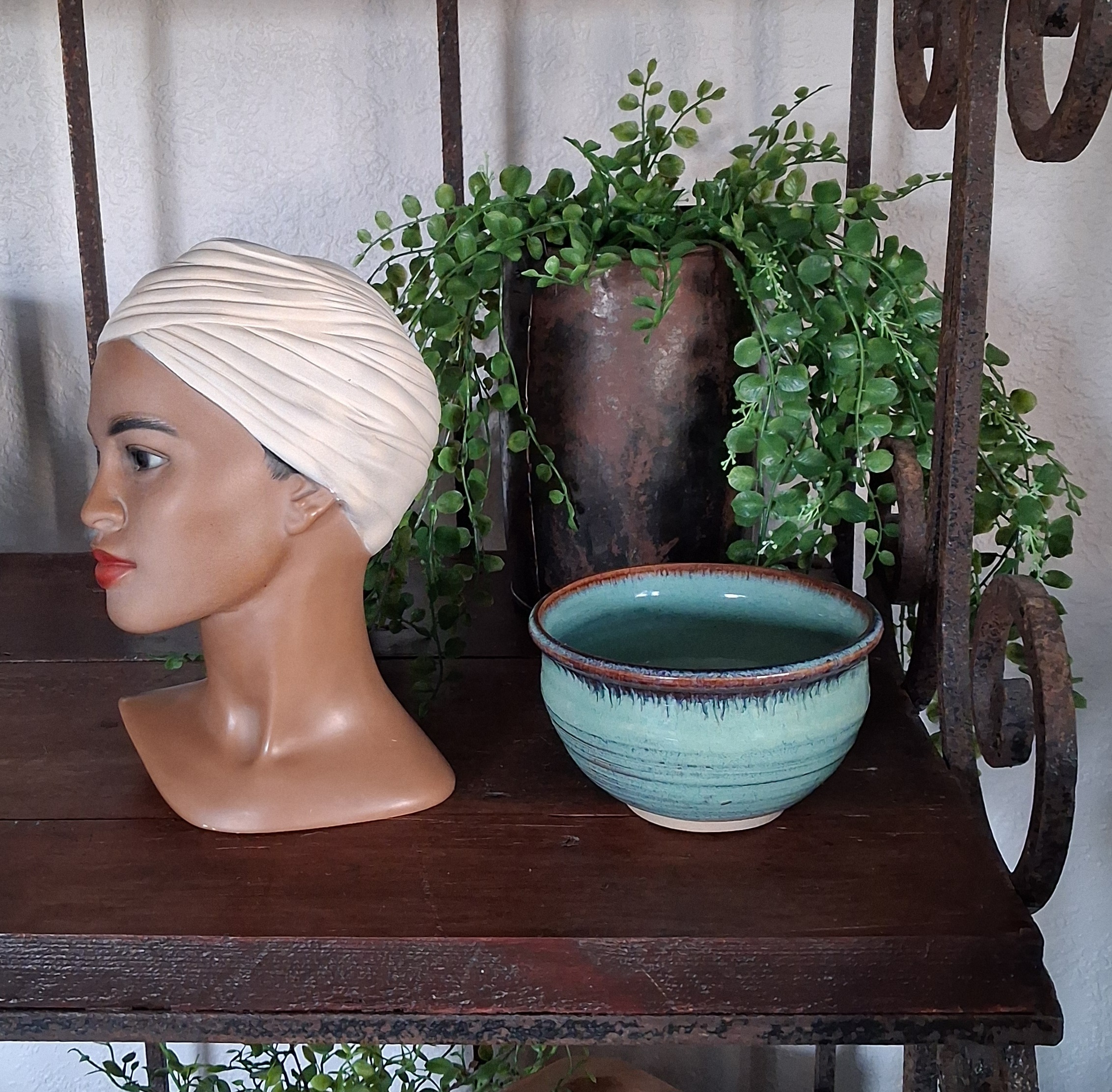 Pilea i potte og smukke lerting