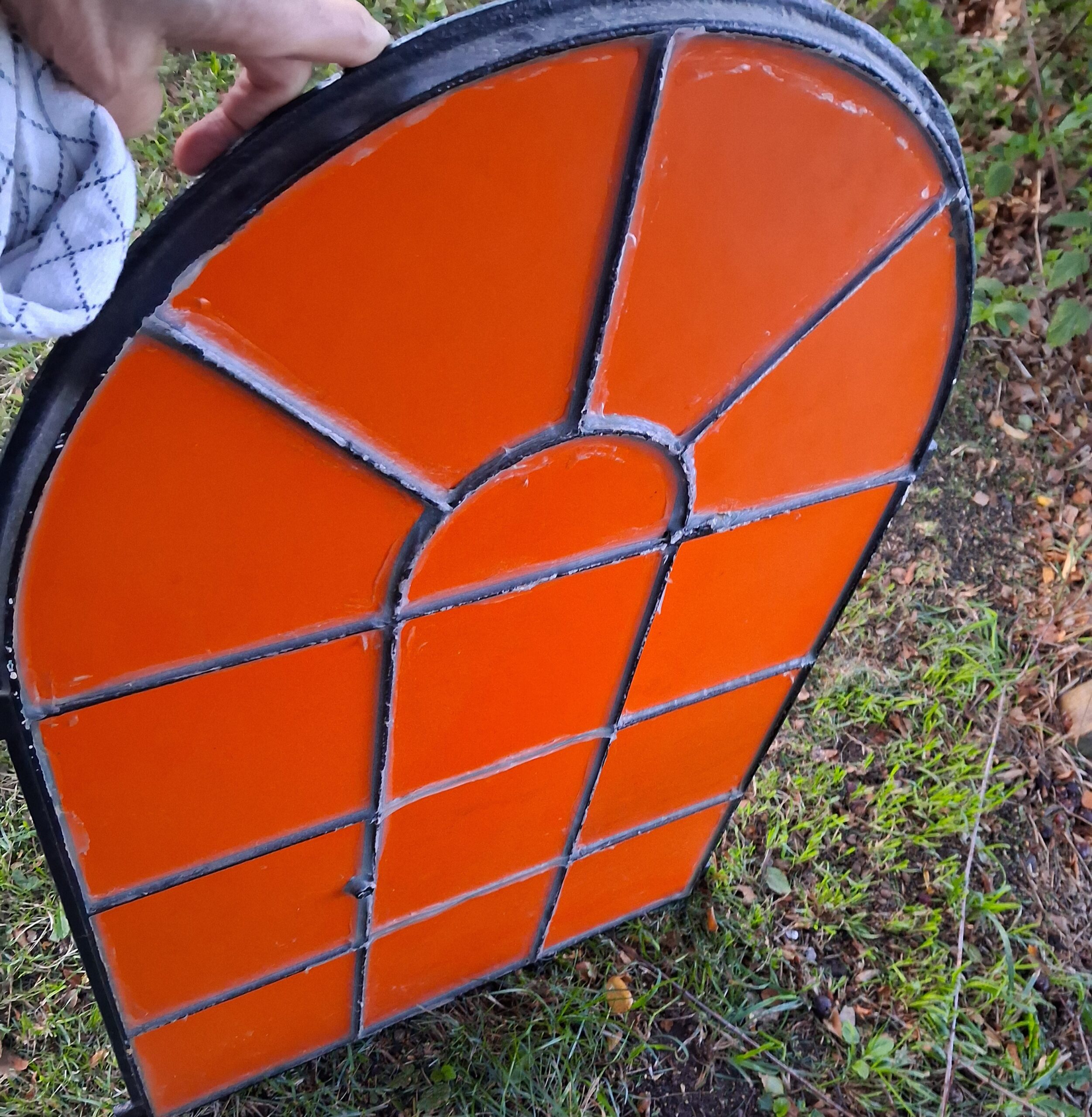Flot spejl i staldvindue