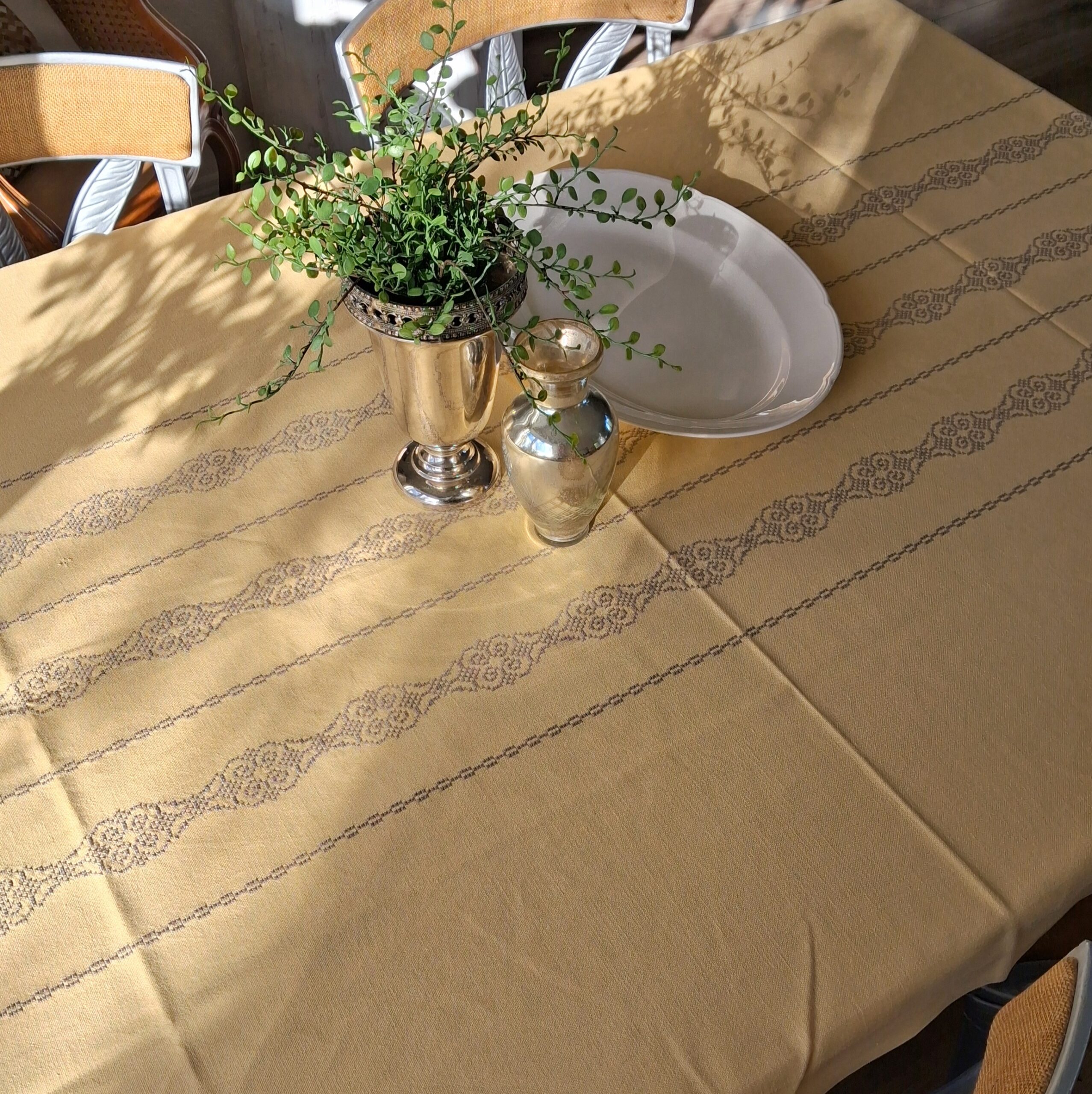 Flot pastel gul retro dug med frynser
