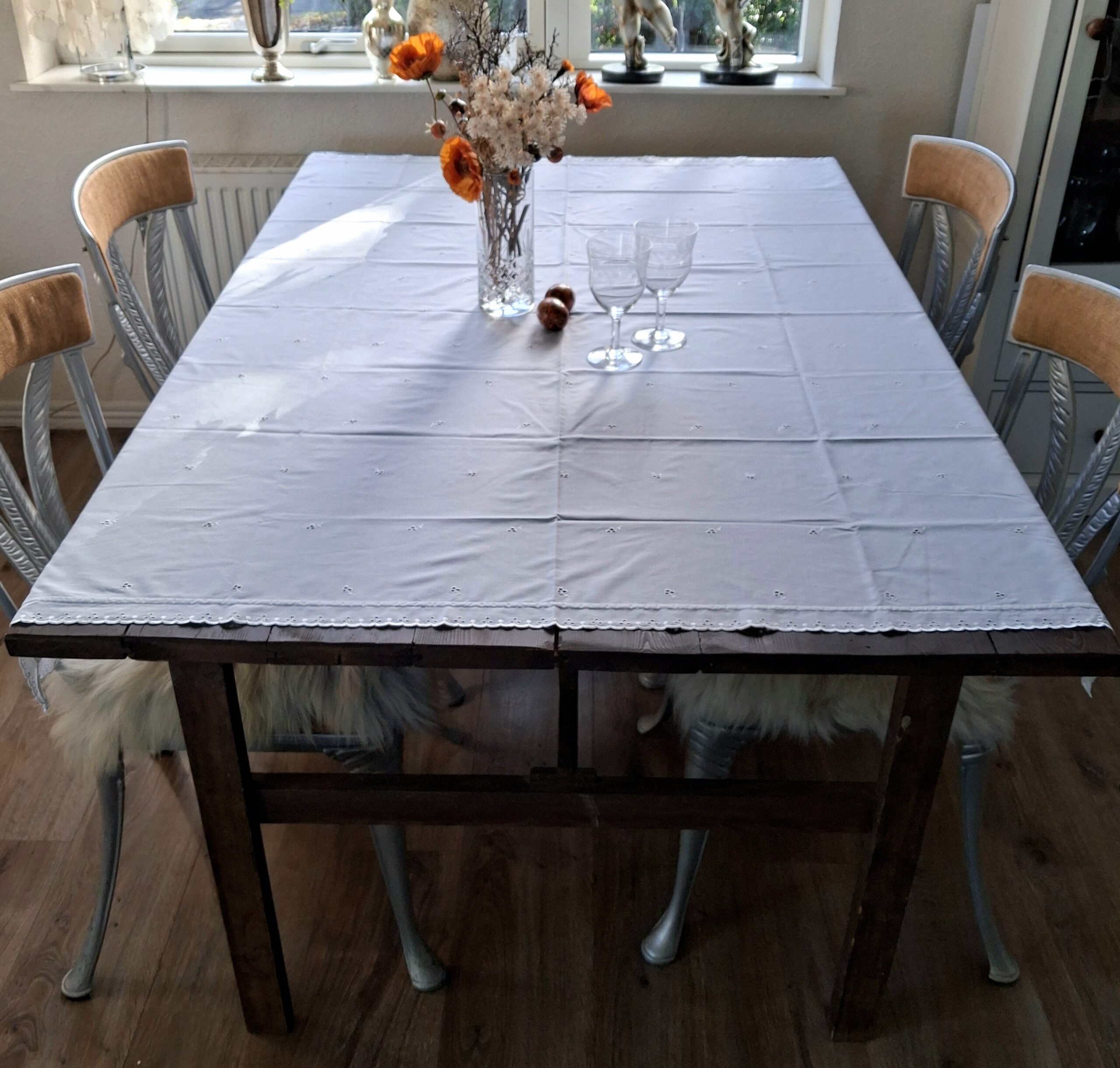 Broderie Anglaise dug
